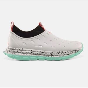 NWOT Kane Shoes - Revive AC - Early Frost